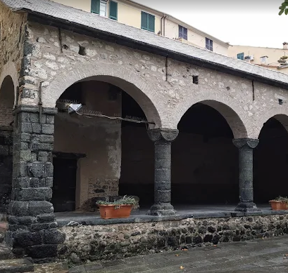 10:00 – Loggia Medievale → Sant’Andrea → Castello